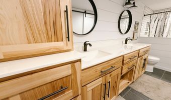 508 3rd Ave, Alton, IA 51003