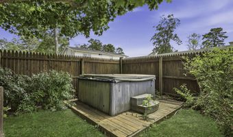 829 Mizzen Ave, Beachwood, NJ 08722