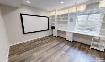 2794 Ashcombe Dr, Ann Arbor, MI 48105
