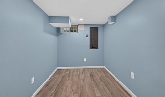 9908 DICKENS Ave, Bethesda, MD 20814