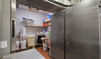 98-042 Kamehameha Hwy W, Aiea, HI 96701