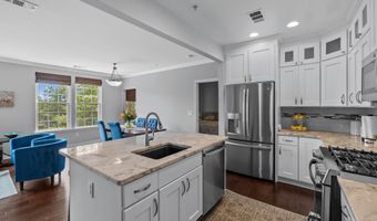 191 SOMERVELLE St 205, Alexandria, VA 22304