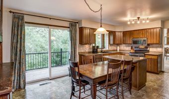 608 Manor Ct, Altoona, WI 54720