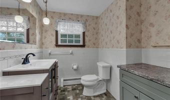 381 Woonsocket Hill Rd, North Smithfield, RI 02896