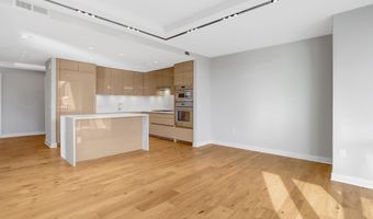 1781 N PIERCE St 1404, Arlington, VA 22209