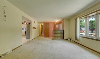 907 A Ave, Armstrong, IA 50514
