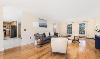 18 JH Dwyer Dr, Middletown, RI 02842