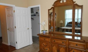 4 HIDDEN LAKE Cir, Barnegat, NJ 08005