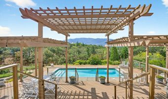 500 Pompadour Dr, Ashland, OR 97520