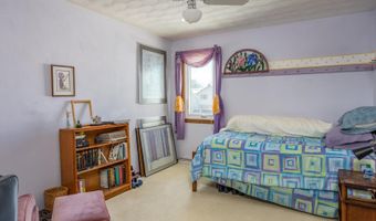 3200 S HUCKLEBERRY Ln, Appleton, WI 54915