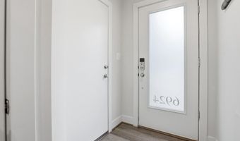 6924 ROCKLEDGE Dr, Bethesda, MD 20817