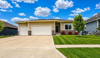 827 33rd Ct SW, Altoona, IA 50009