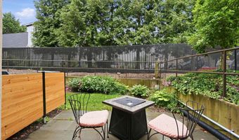 8901 BATTERY Pl 34, Bethesda, MD 20814