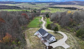 740 West St, Cornwall, VT 05753