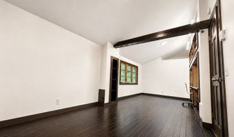 77 N High St, Clinton, CT 06413