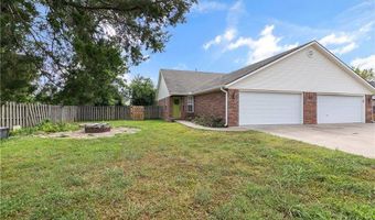910 NW A St, Bentonville, AR 72712
