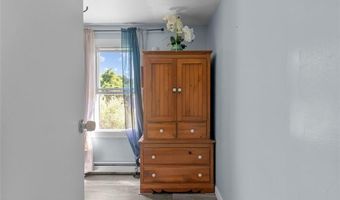 55 Homer St B, Newport, RI 02840