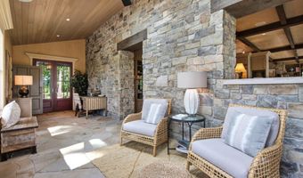 965 Eastman Dr, Bigfork, MT 59911