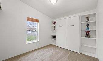 317 7th St, Benton City, WA 99320