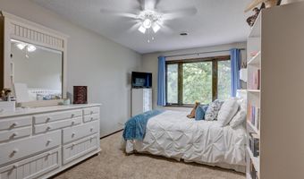 948 Oak Crst, Baxter Springs, KS 66713