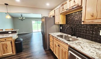 861 Oak Crst, Baxter Springs, KS 66713