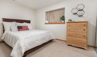 708 S 6th Ave, Brandon, SD 57005