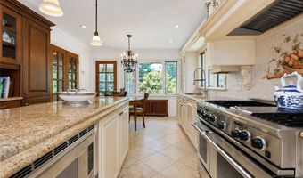 3 Highwood Pl, Alpine, NJ 07620
