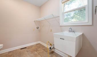 625 Pershing Dr, Anderson, IN 46011