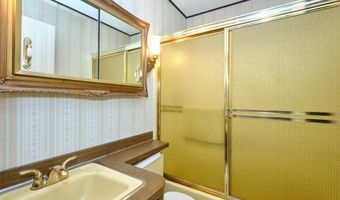101 Hampton Ave, Albertson, NY 11507