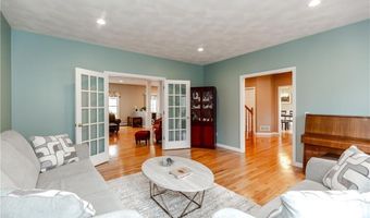 11 Raven Cir, Cranston, RI 02921