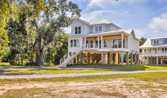 642 N Beach Blvd, Bay St. Louis, MS 39520