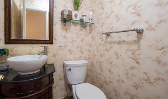 51 Aspen Cir, Albany, NY 12208