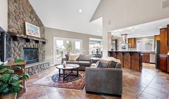 380 Mountaingate Dr, Springfield, OR 97478