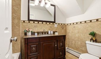 174 Orient St, Bayonne, NJ 07002