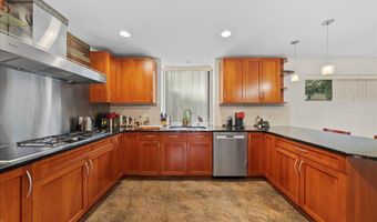 10 Morley Ct, Albertson, NY 11507