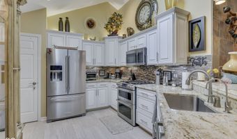 7386 Lake Lakota Pl, Indianapolis, IN 46217