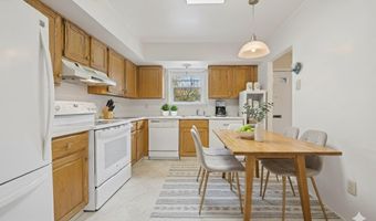 127 HAMPSTEAD Dr 127, Ambler, PA 19002