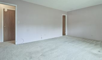81 Ameridge Dr 81, Bridgeport, CT 06606