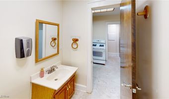 1525 Brown St, Akron, OH 44301