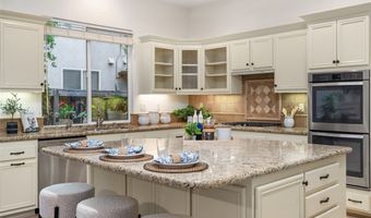 608 Inverlochy Dr, Fallbrook, CA 92028