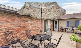 106 Meadowview Ln, Anna, OH 45302