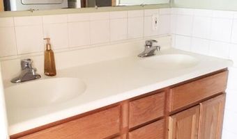 1225 Island Dr 104, Ann Arbor, MI 48104