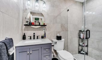 20 Regency Way, Manalapan, NJ 07726
