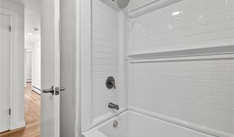 101 Bateman Ave, Cranston, RI 02920