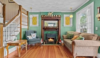 161 Ocean Ave, Cranston, RI 02905