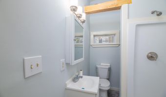 8 Magnolia Ln, Starks, ME 04911