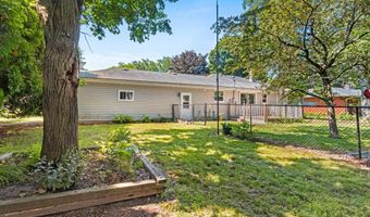 500 W SUNSET Ave, Appleton, WI 54911