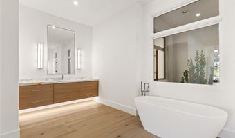 24 Soaring Bird Ct, Las Vegas, NV 89135