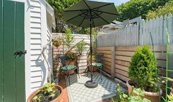 129 Cedar Ave, East Providence, RI 02915