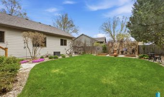 1609 S Locust Ave, Brandon, SD 57005